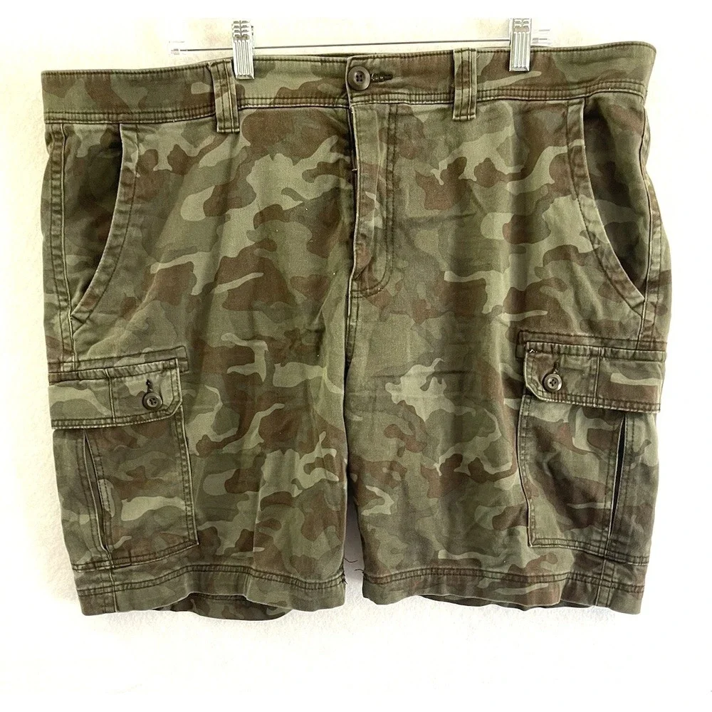 Men's Camoflauge Green Cargo Shorts Size 42 Army Gorpcore Hiking Utility Camping